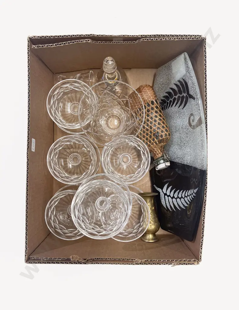 Box of Assorted Crystal & Glassware etc Image 1++