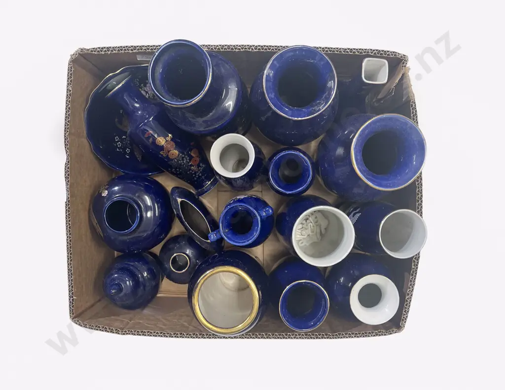 Box of Assorted China Vases etc Image 1++