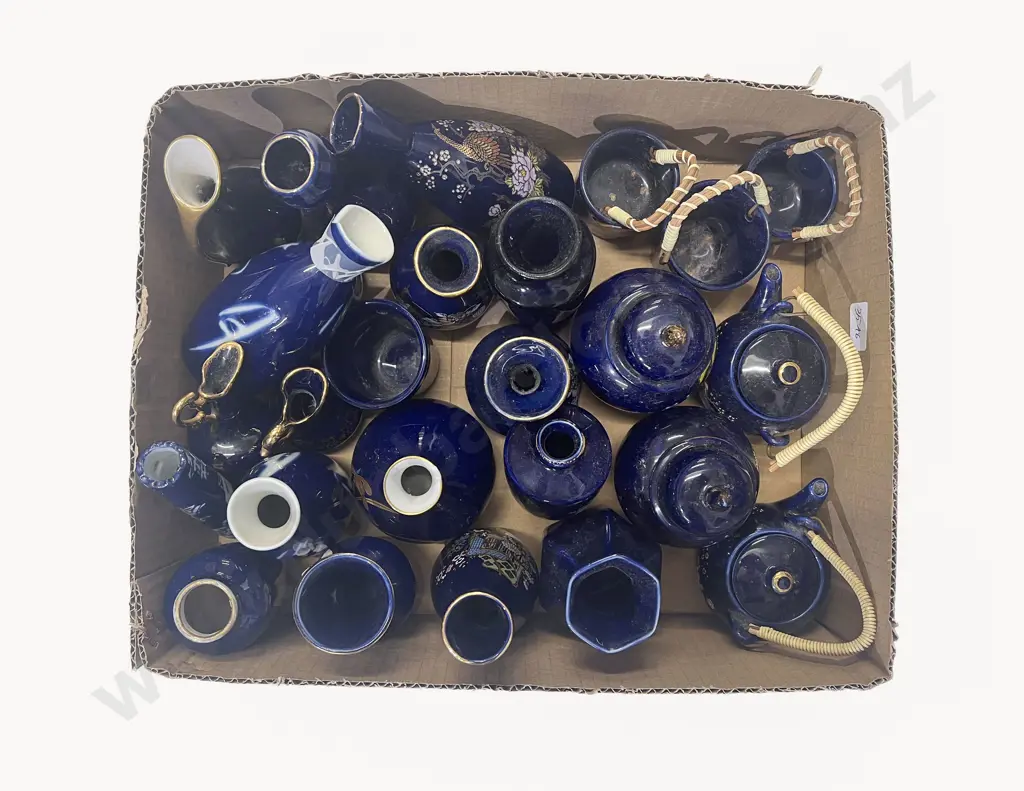 Box of Assorted China Vases etc Image 1++