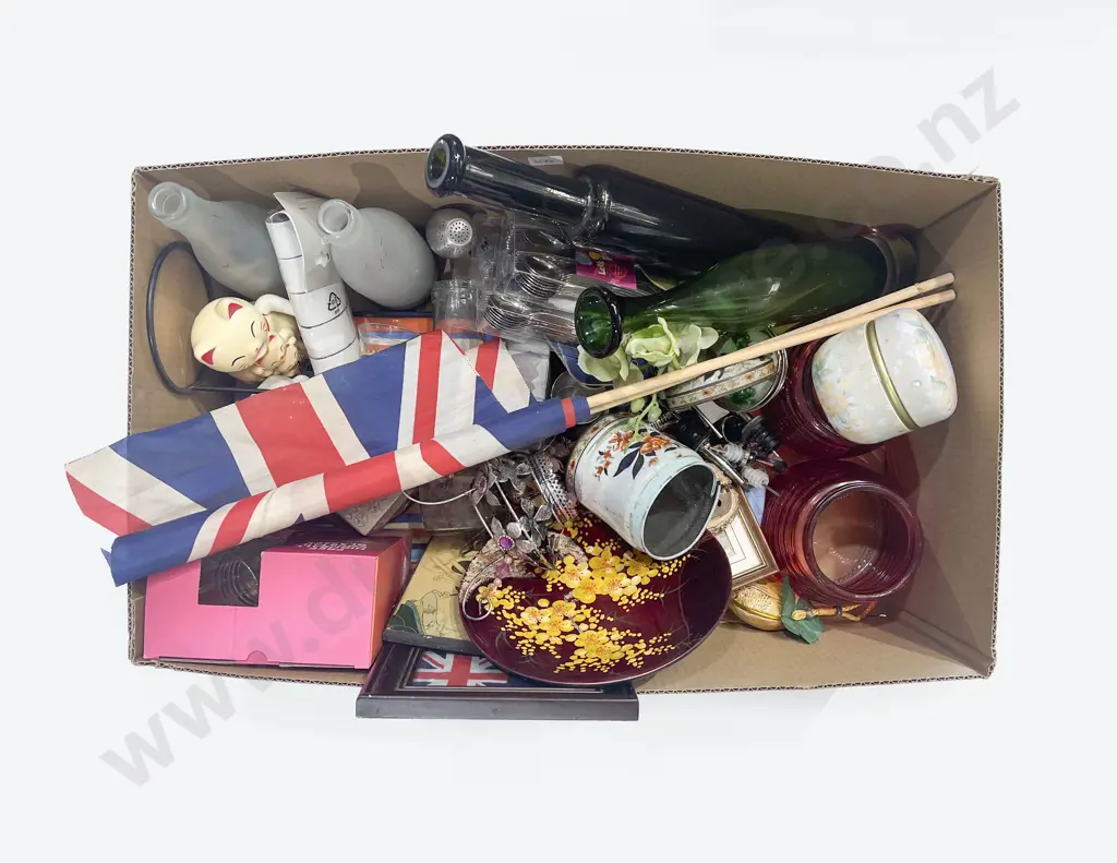 Box of Assorted Decorative Homewares Image 1++