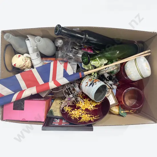 Box of Assorted Decorative Homewares