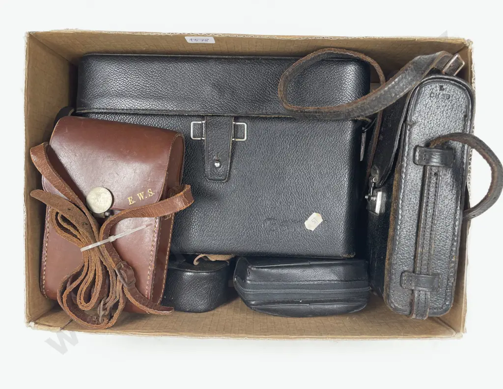 Box of Assorted Vintage Cameras Image 1++
