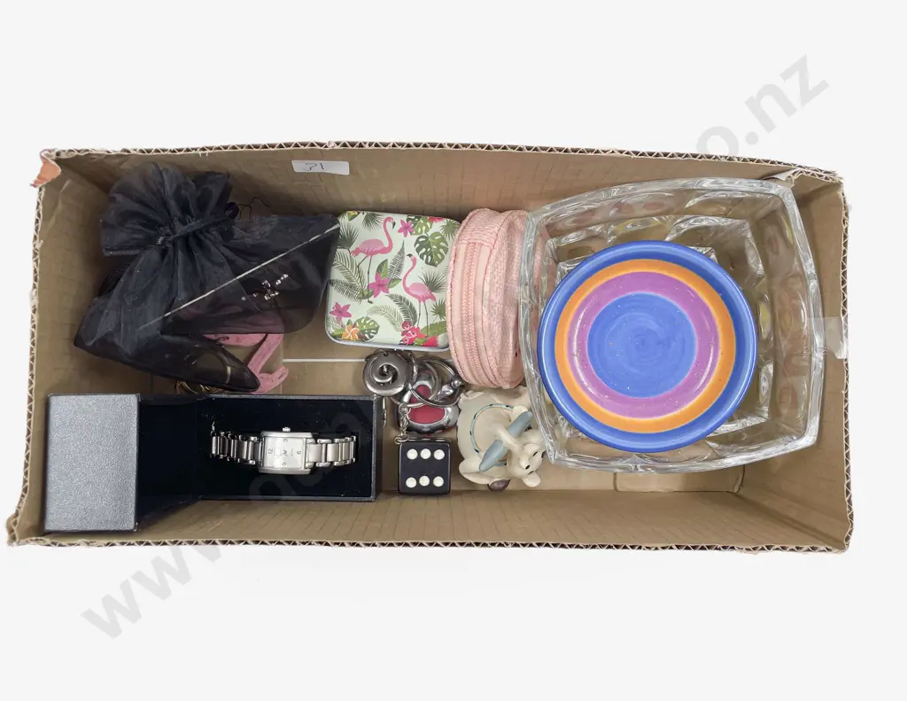Box Quantity of Assorted including Ladies Wristwatch etc Image 1++