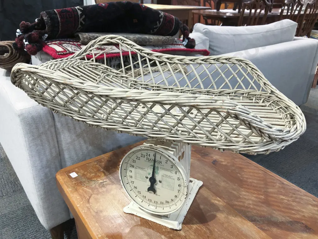 Vintage Hanson Nursery Scales Image 1++