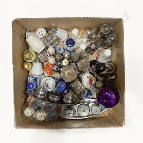 Quantity of Assorted Novelty Salt & Peppers etc