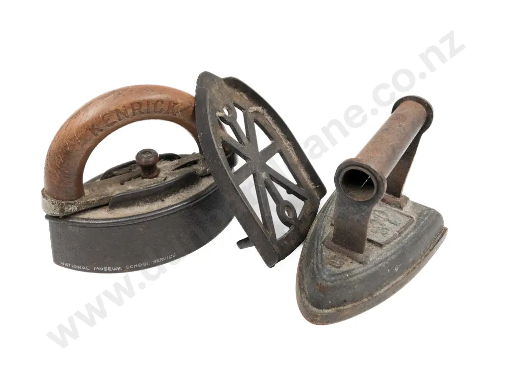 Two Vintage Flat Irons with Trivet Image 1++