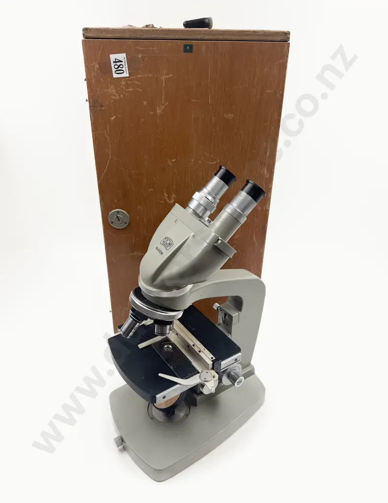 Kyowa Slide Microscope with Case Image 1++