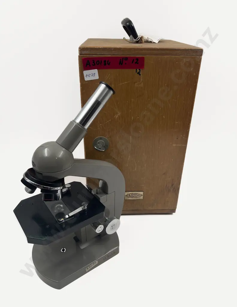 Olympus Slide Microscope with Case Image 1++