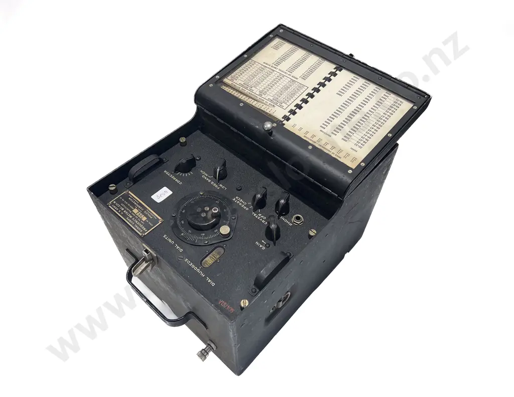 Vintage US Army Frequency Meter Image 1++
