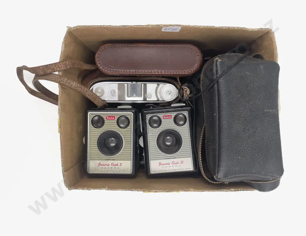 Box of Assorted Vintage Cameras including Box Brownies Image 1++