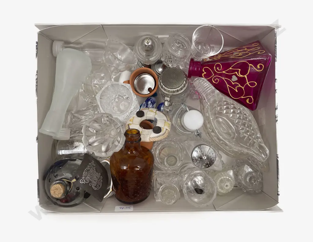 Box of Assorted Glassware & Scent Bottles etc Image 1++