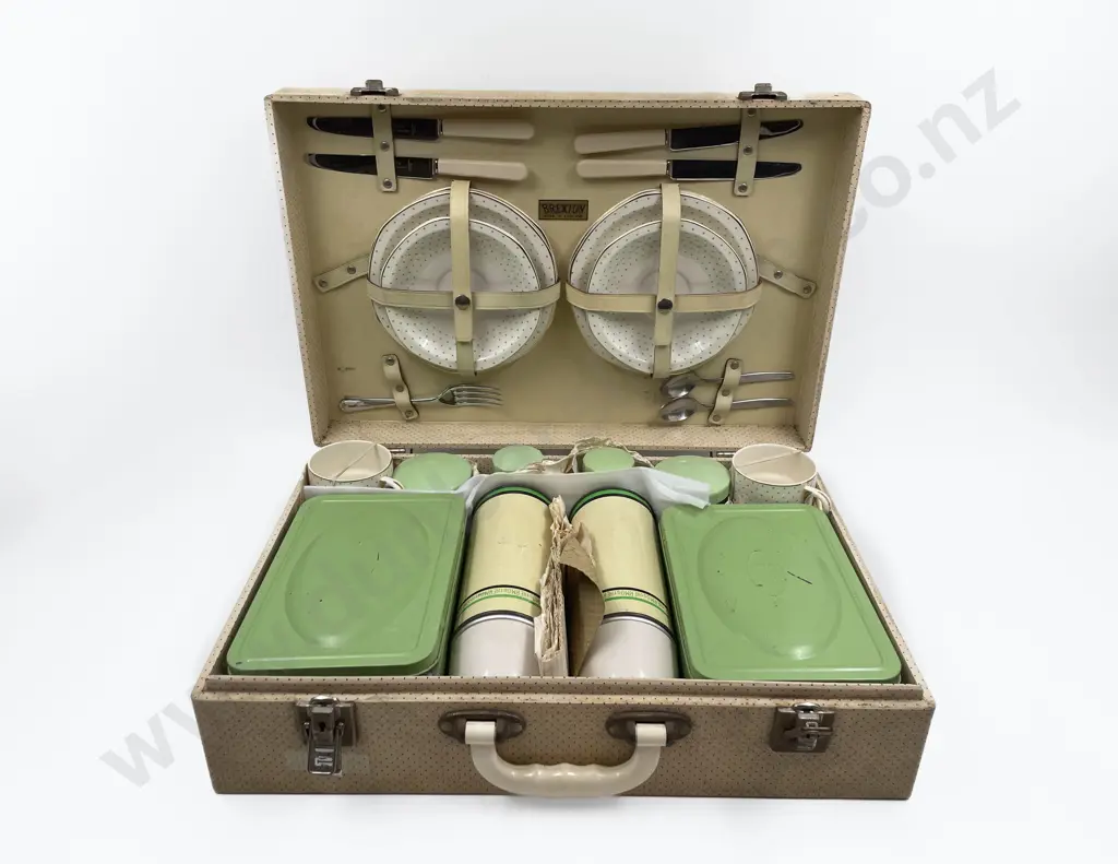 Vintage Brexton Picnic Set Image 1++