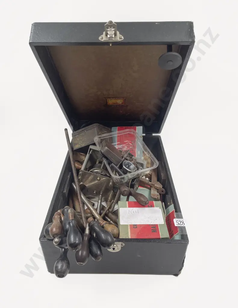 Box of Assorted Gramophone Parts etc Image 1++