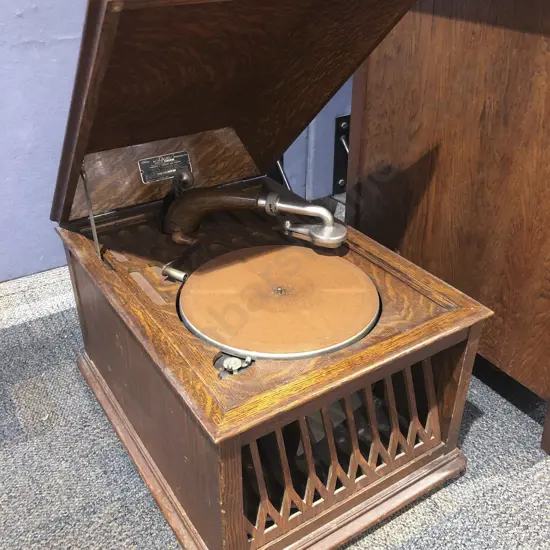 Edison Oak Cased Table Top Gramophone