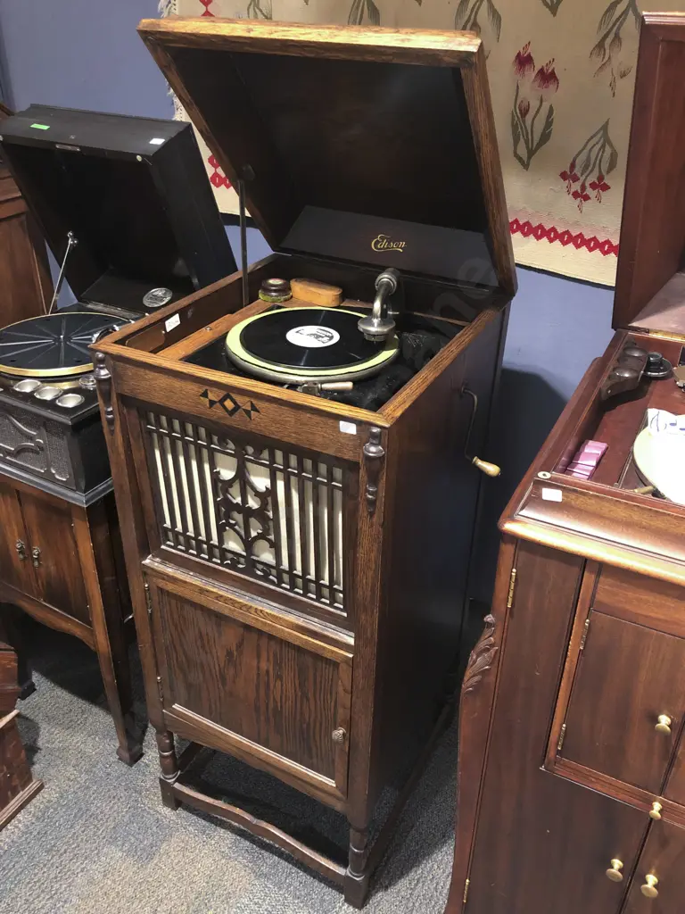 Edison Oak Cased Floor Standing Gramophone with Record Cabinet to Base Image 1++