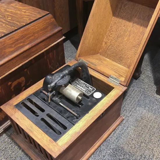 Edison Amberola Oak Cased Phonograph
