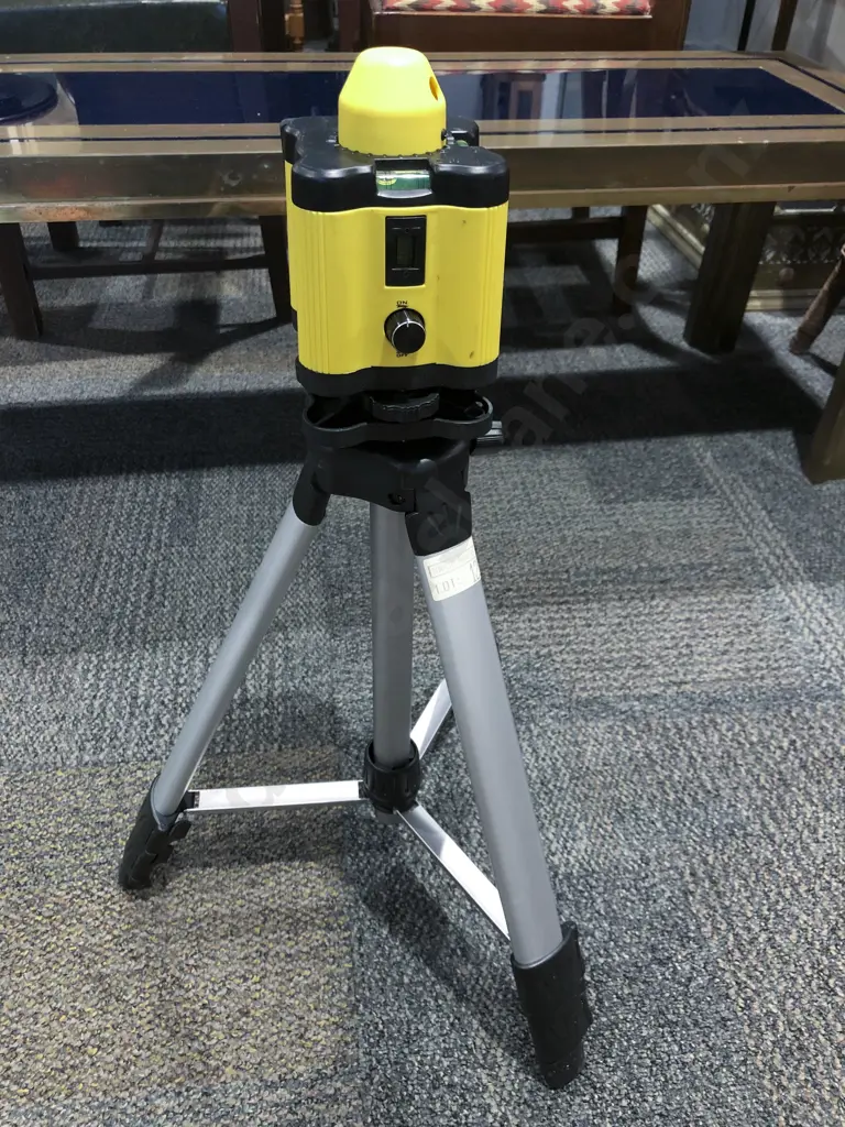 Modern Laser Level in Case Image 1++
