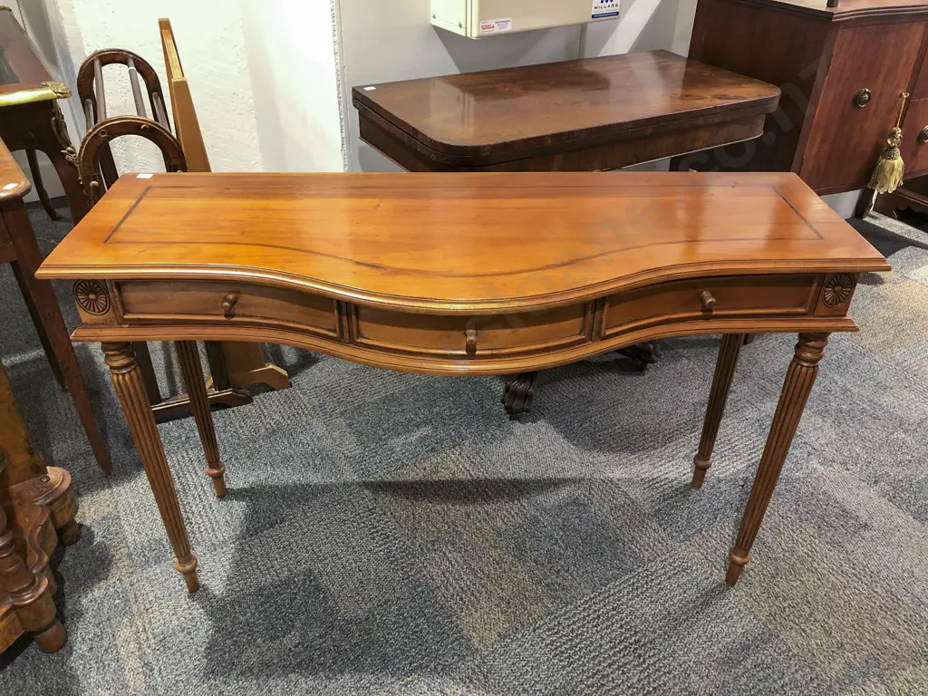 Serpentine Front Slender Fall Table Image 1++