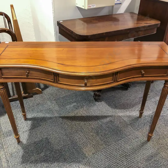 Serpentine Front Slender Fall Table