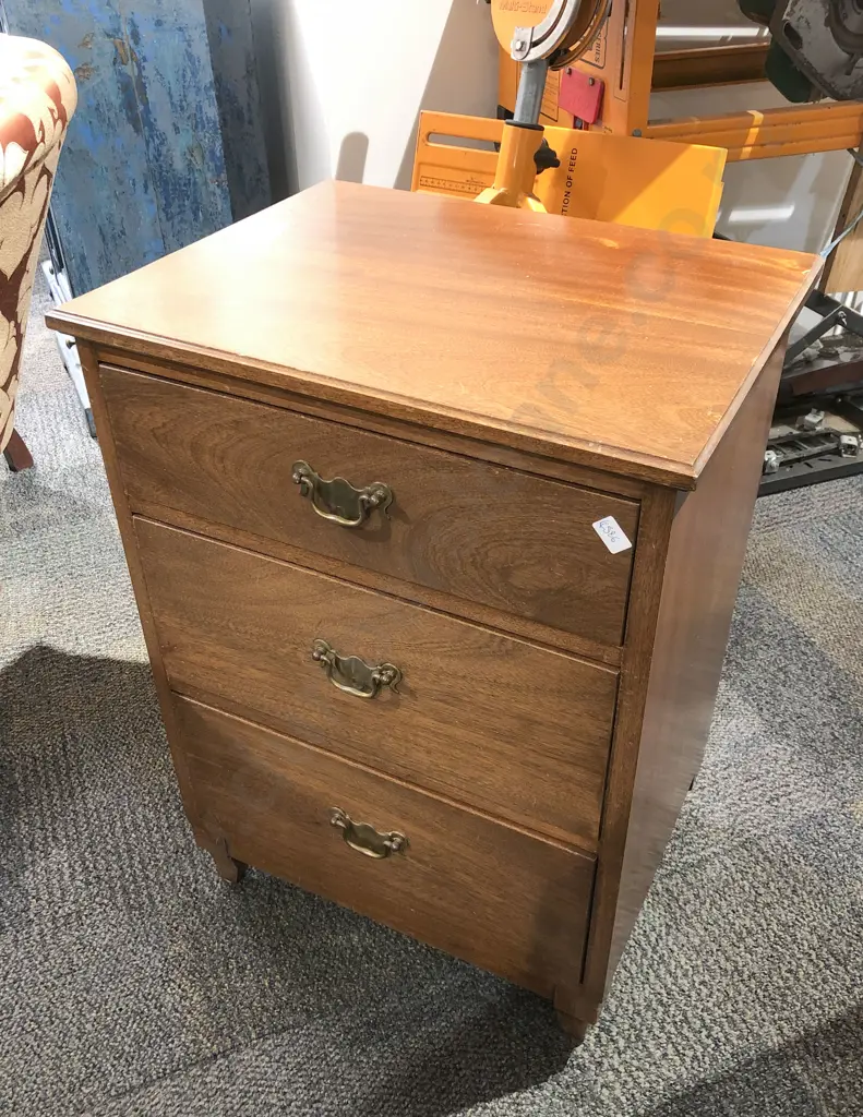 Mahogany Bedside Chest Image 1++