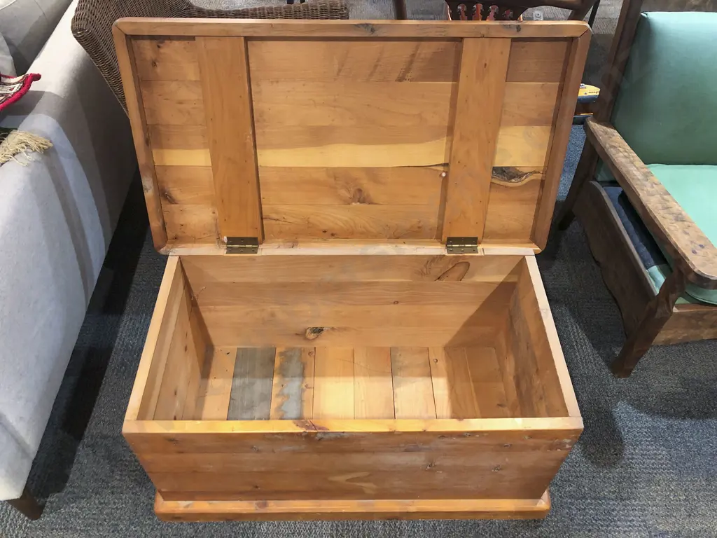 Kauri Blanket Chest Image 1++
