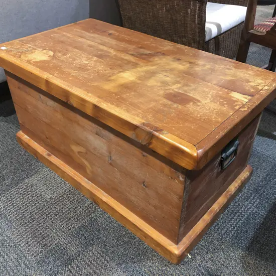 Kauri Blanket Chest
