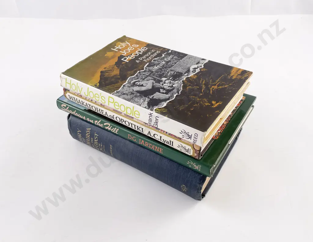4 NZ Topographical Volumes Image 1++