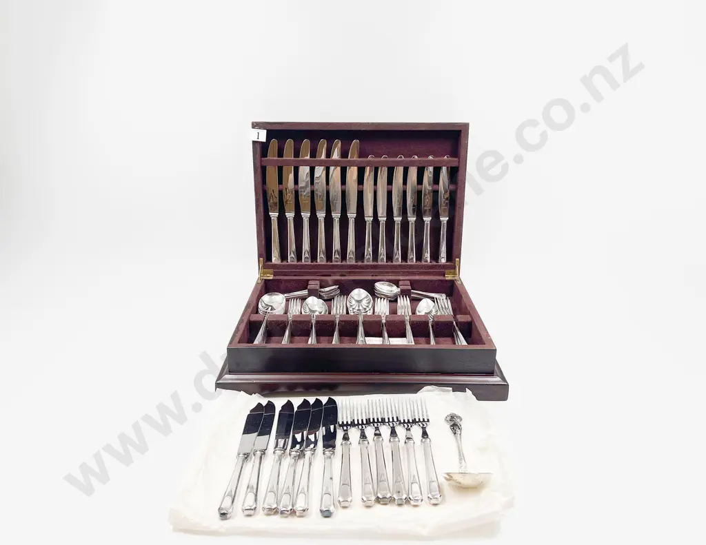 S/P Canteen together with Art Deco Pattern Stainless Steel Fish Service Image 1++