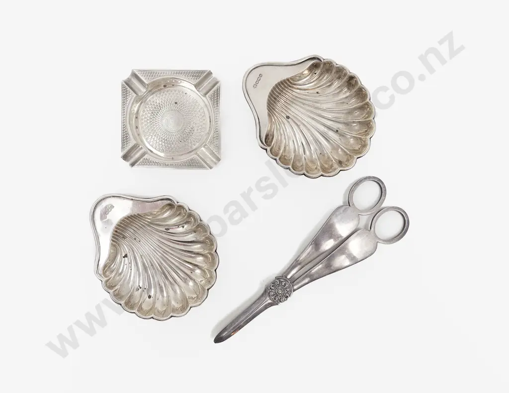 S/S Ashtray & Coin Dish together with S/Plate Grape Scissors Image 1++