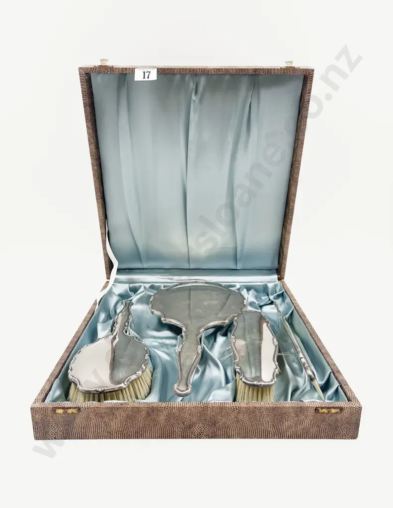 Cased 4pce Sterling Silver Dressing Table Set Image 1++