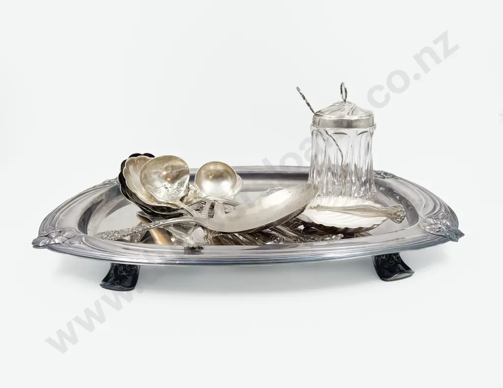 S/P Gallery Tray & Assorted S/P Utensils Image 1++