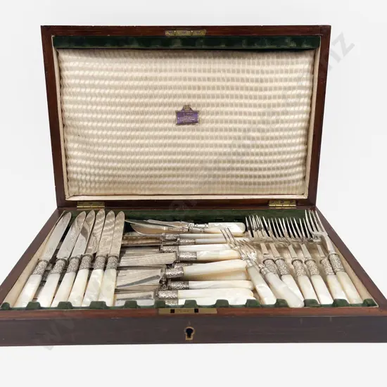 Mother of Pearl Handled S/P Canteen & Cased Set of Six Mother of Pearl Handled S/P Fish Knives & Forks