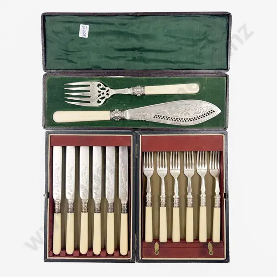 Cased Set of Six S/P Knives & Forks together with Cased Plated Fish Servers