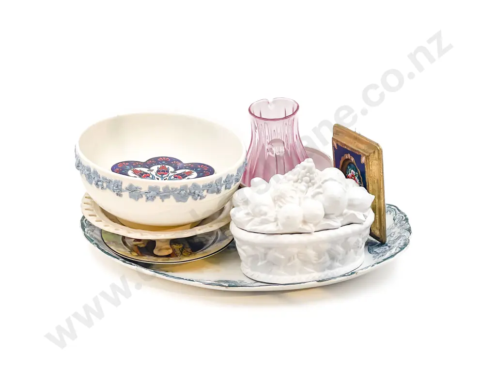 Quantity of Assorted including Wedgwood Table Bowl with Ashet & Others Image 1++