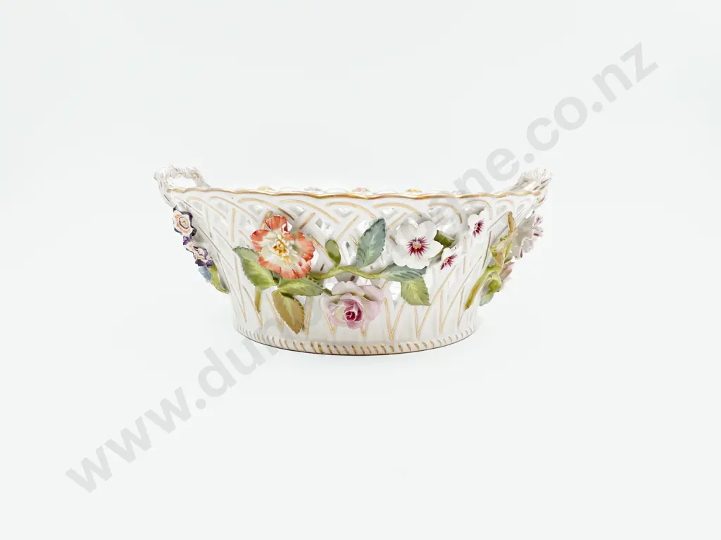 Dresden Lattice Basket Image 1++