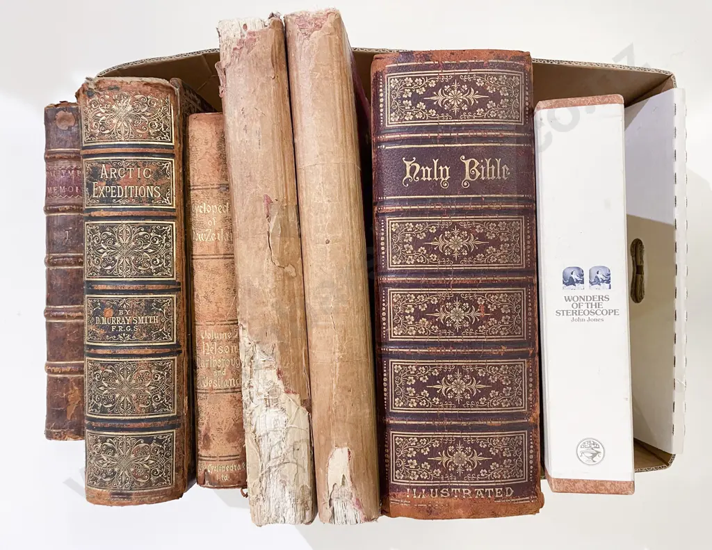 Quantity of Assorted Vintage Books Image 1++