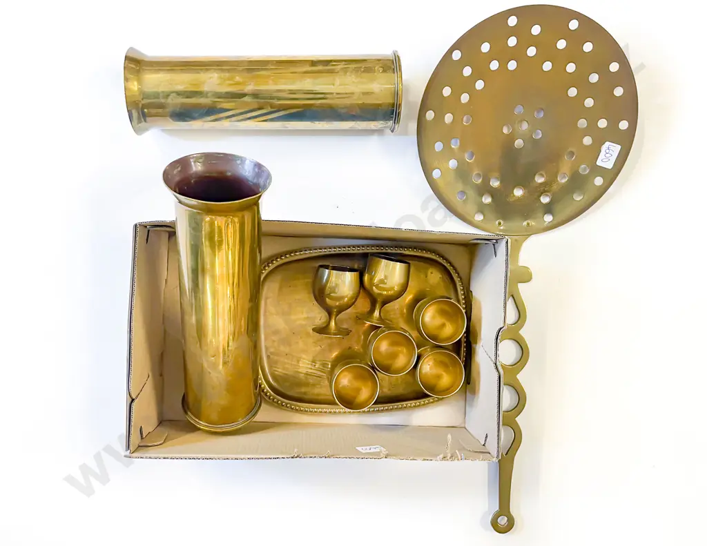 Quantity of Assorted Brassware Image 1++