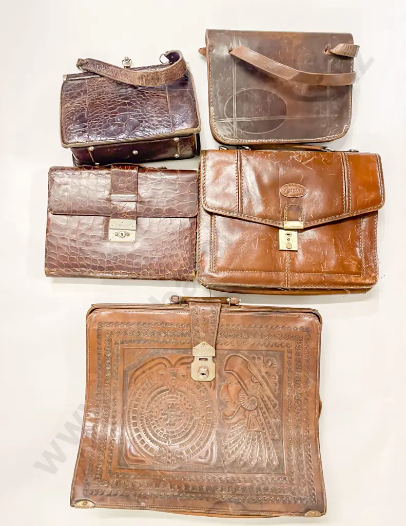 Box Quantity of Assorted Vintage Bags etc Image 1++