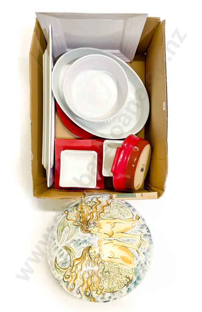 Quantity of Assorted Kitchen Crockery & Serving Ware etc Image 1++