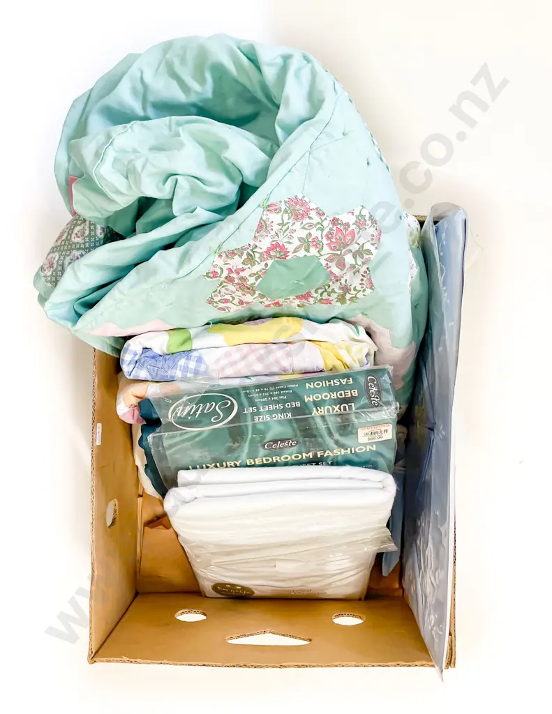 Box of Assorted Linens etc Image 1++