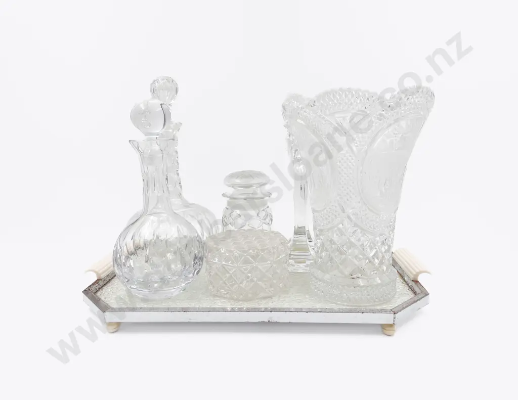 Quantity of Assorted Crystal & Glassware on Tray Image 1++