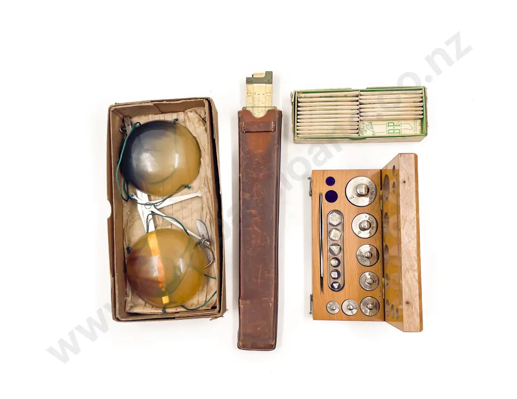 Beam Balance Scales Set of Weights & Various Image 1++