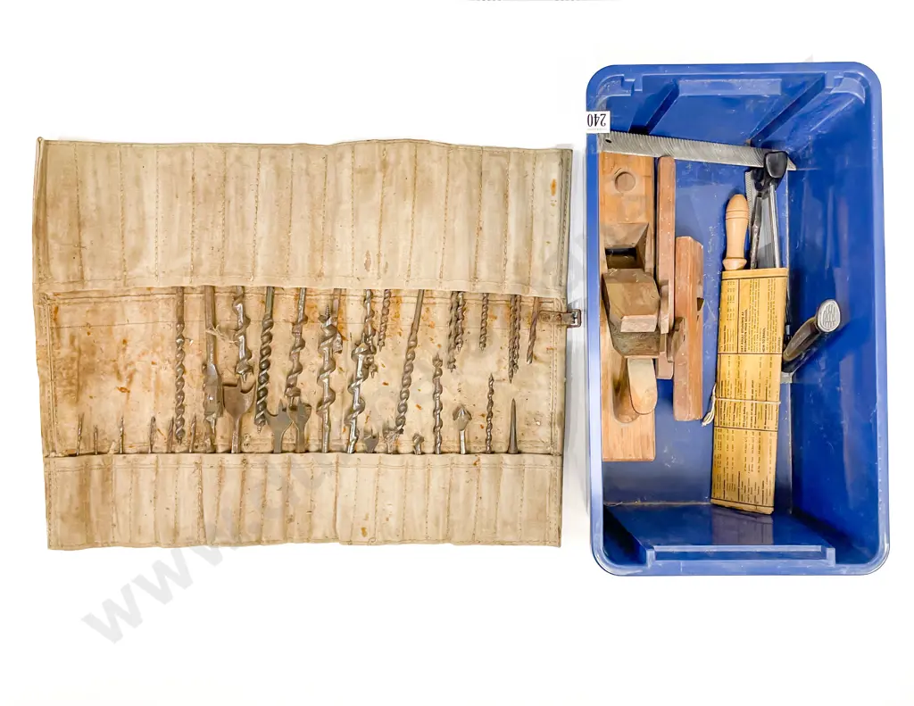 Three Vintage Wooden Planes & Set of Drill Bits Image 1++