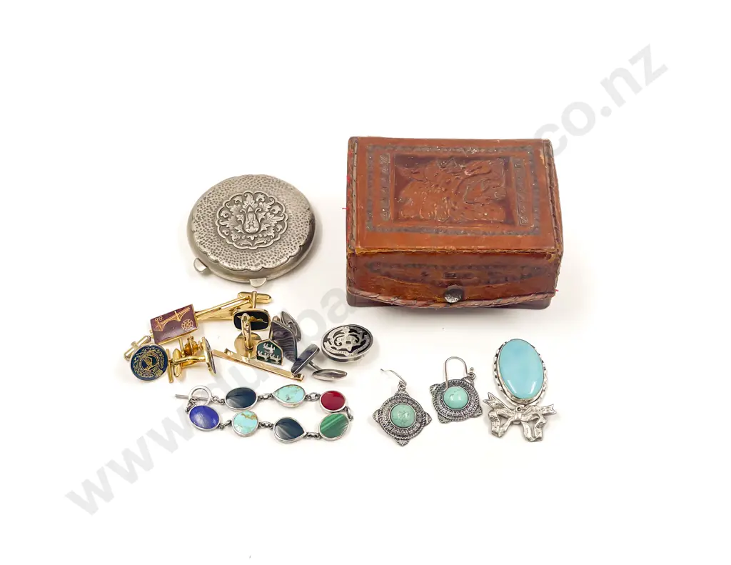 Silver Compact with Small Quantity of Costume Jewellery and Musical Jewellery Box Image 1++