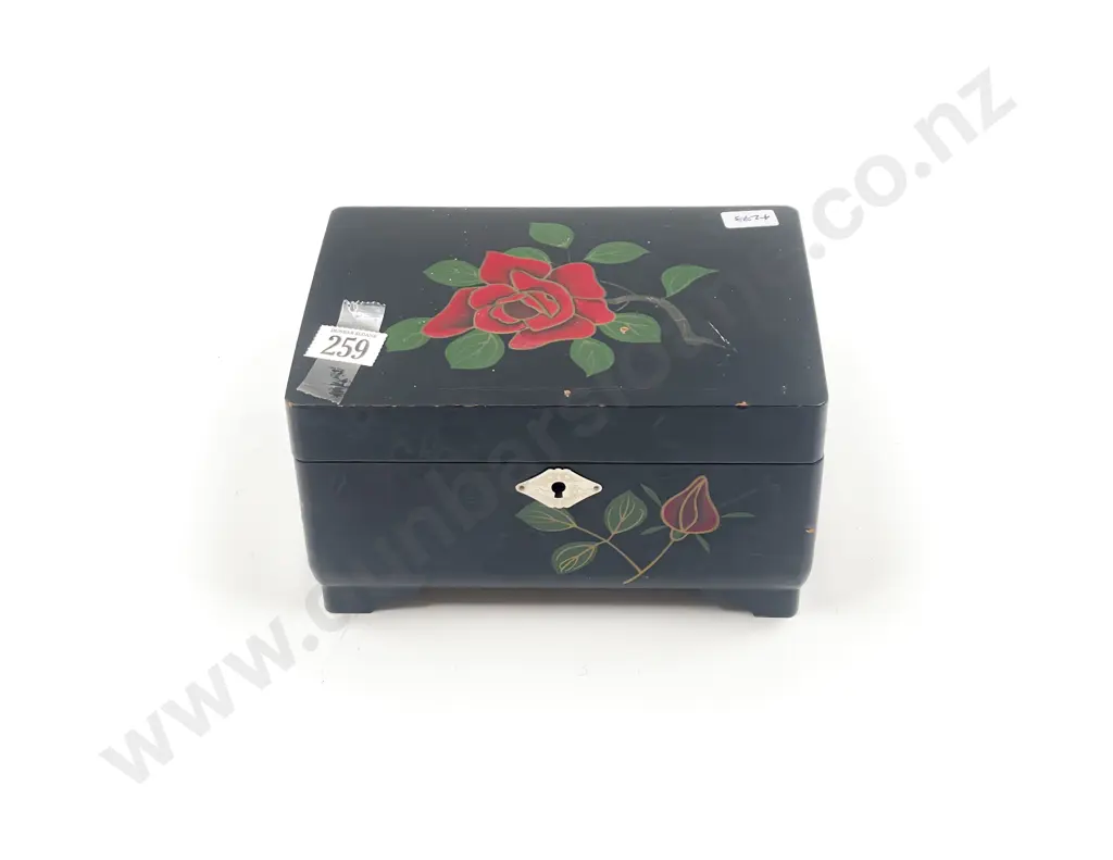 Silver Compact with Small Quantity of Costume Jewellery and Musical Jewellery Box Image 1++