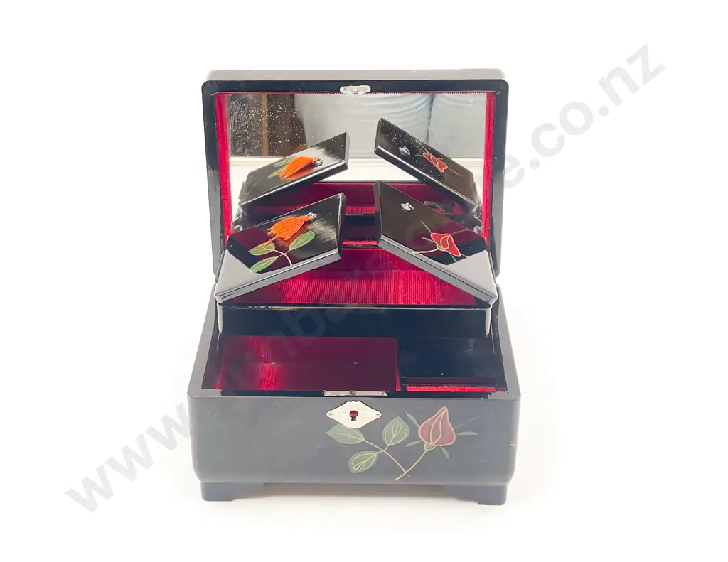Silver Compact with Small Quantity of Costume Jewellery and Musical Jewellery Box Image 1++