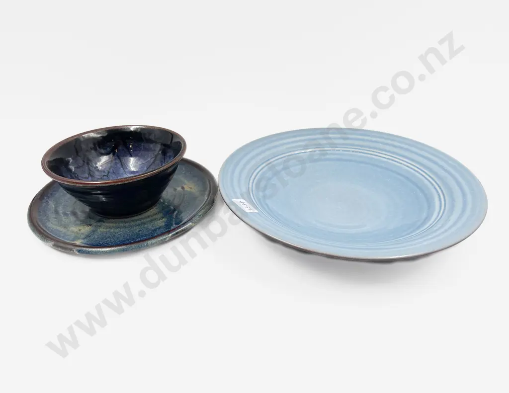 Three Pieces of NZ Pottery Image 1++