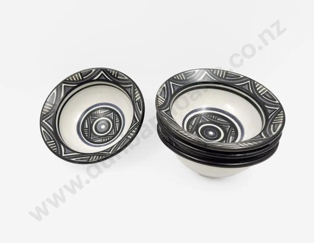 Four Anneke Borren Pedestal Bowls Image 1++