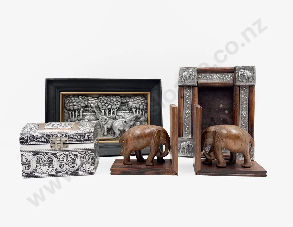 Small Quantity of Assorted Elephant Decorated Ornaments etc Image 1++