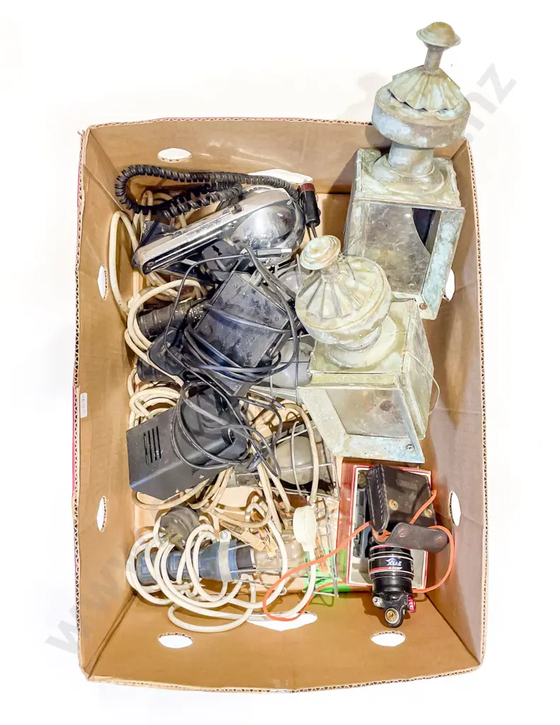 Box of Assorted Vintage Lamps & Lanterns etc Image 1++